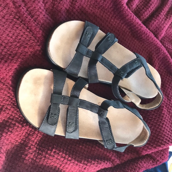 Shoes - Picture 2 of 2